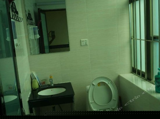 503标准大床特价房