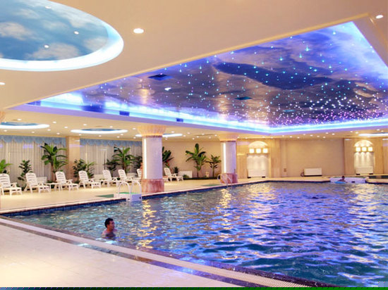 室内游泳池