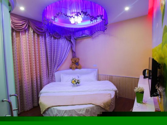 温馨浪漫圆床房