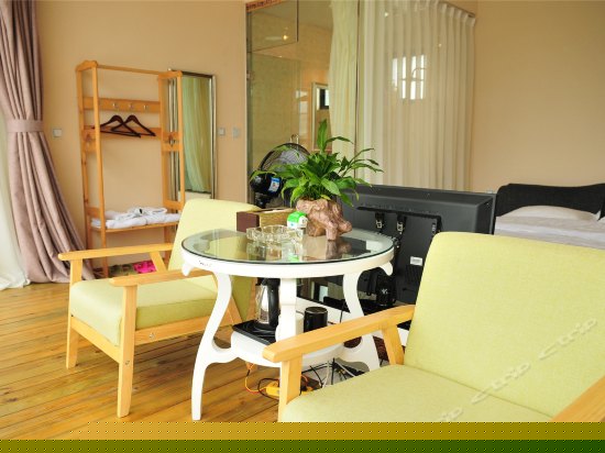 深蓝海景日出房