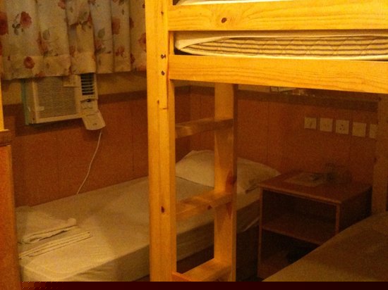 标准三人间（无窗）