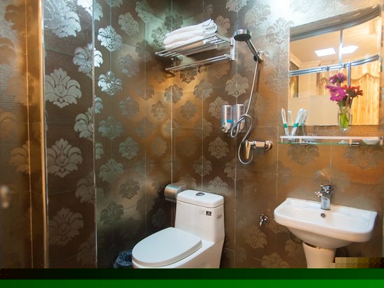 阳光溪畔大床房