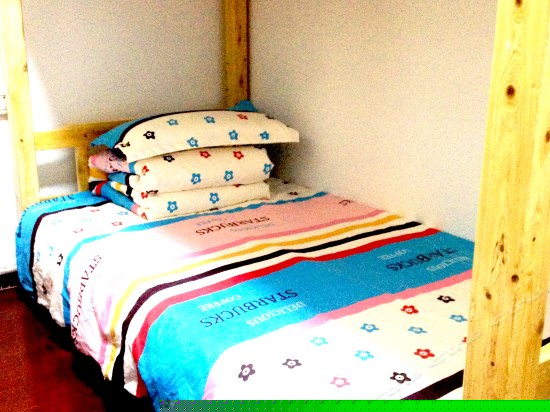 江景小萝莉女生四人间