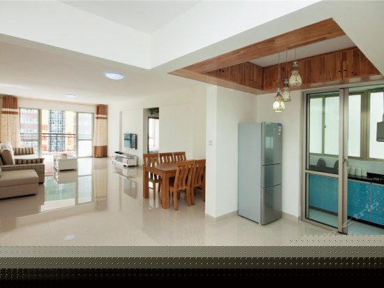 豪华高层海景三卧室一厅套房1002