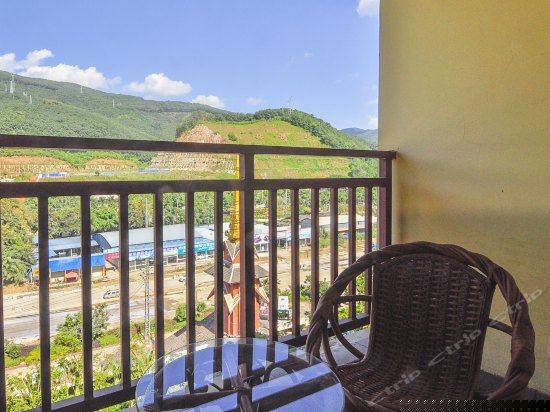 独立阳台观景三人间