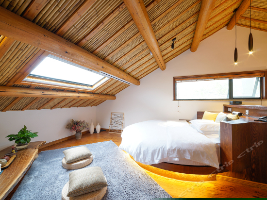 静乾（圆床星光房）