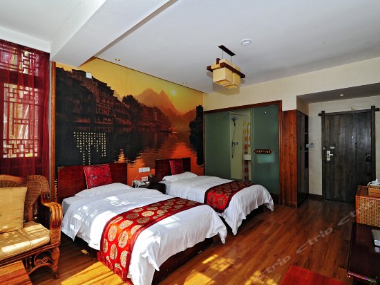 临河观景标准间