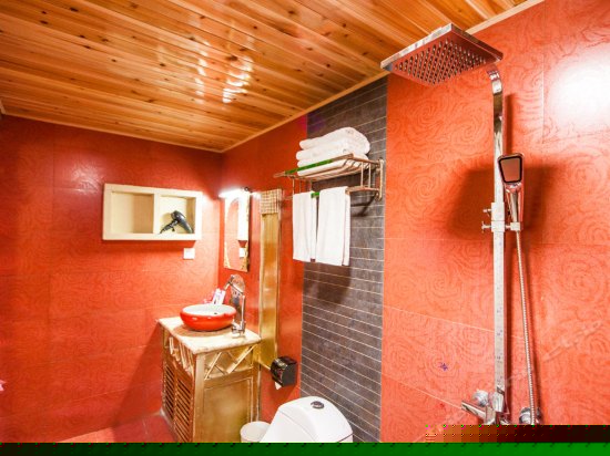 一楼浪漫满屋房