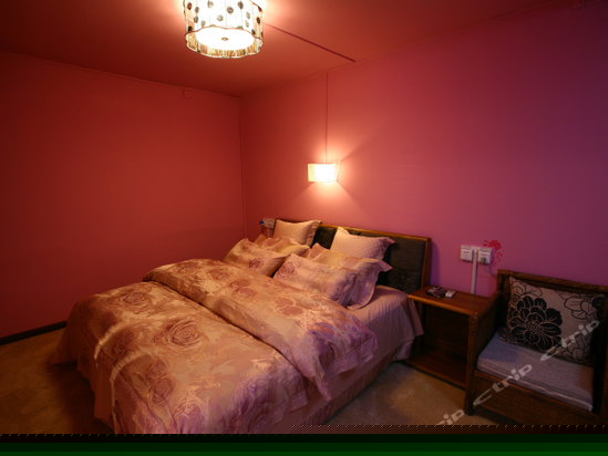 听瀑豪华大床房101