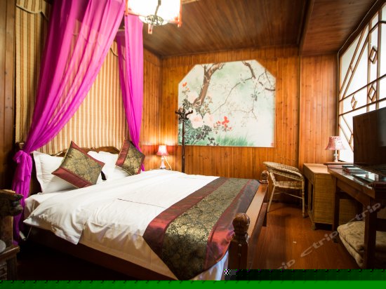 二楼豪华大床房