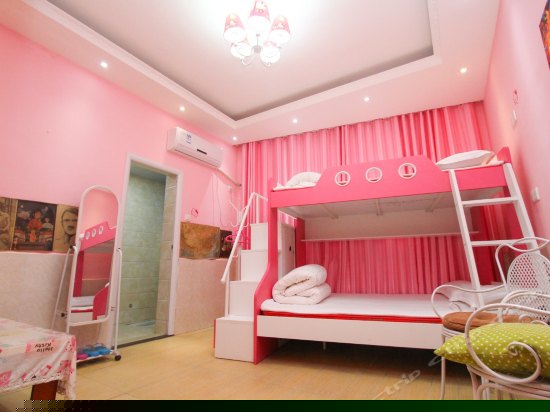 Hellokitty闺蜜主题房