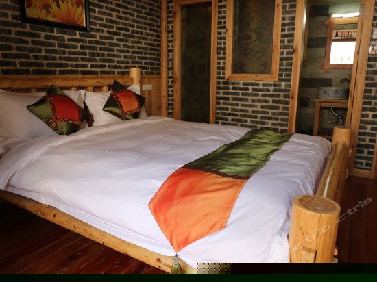 b栋, 金色仰望大床房b