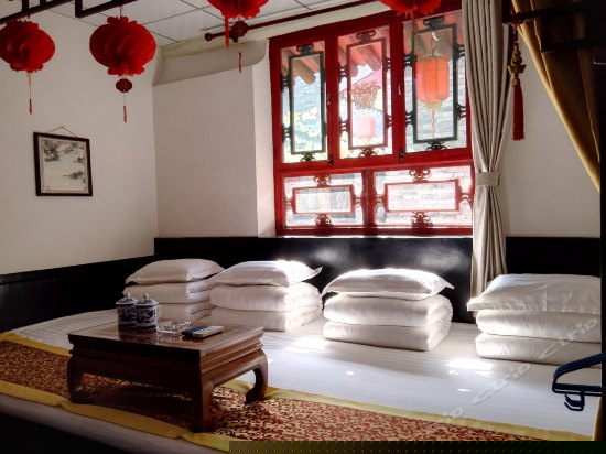 豪华龙凤土炕四人间