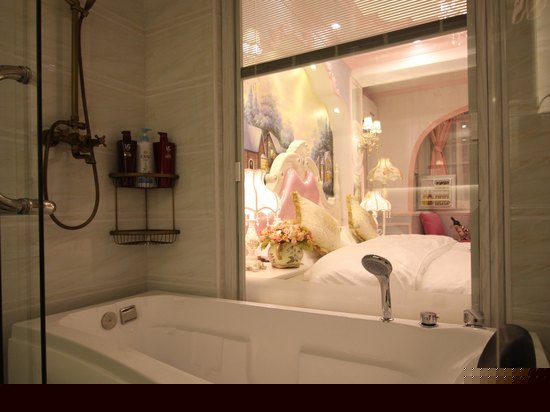 豪华宫廷大床房