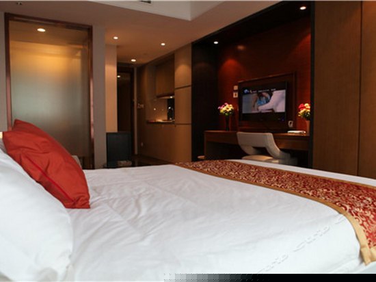 豪华城景大床房