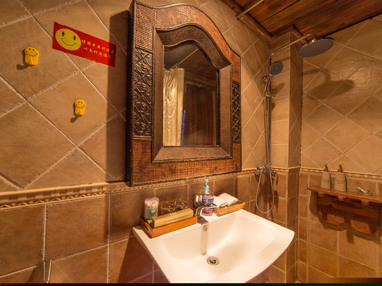 一号院温馨古朴房