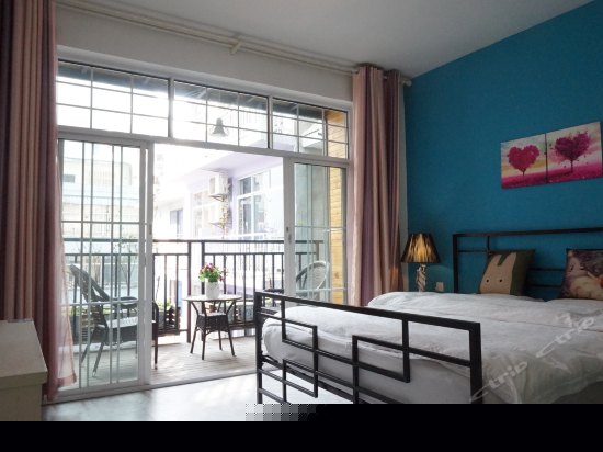 阳台大床房