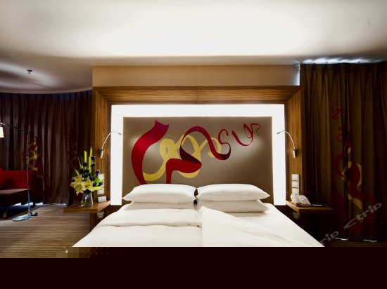 豪华景观大床房