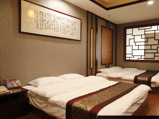 豪华四人双床间