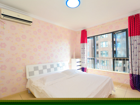 精装园景套房两房一厅