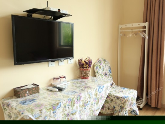 一剪梅温馨阳光超大床房