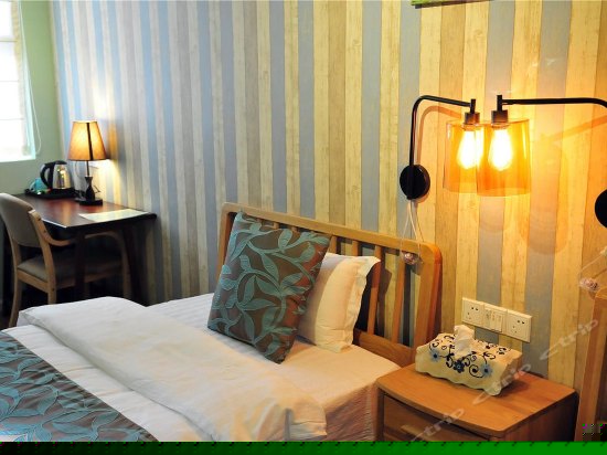 接廊简约双床房