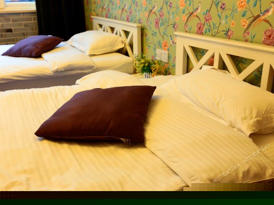 鸟语花香标准房