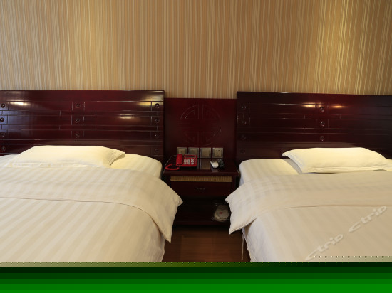 豪华双床间
