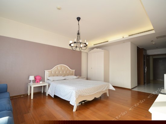 豪华双人大床房