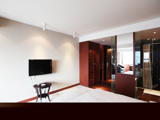 唯美豪华大床房(中宾)