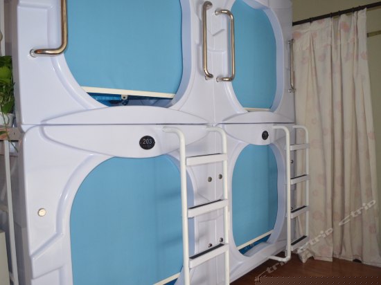 四人间豪华舱（床位房）