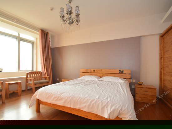 豪华河景大床房