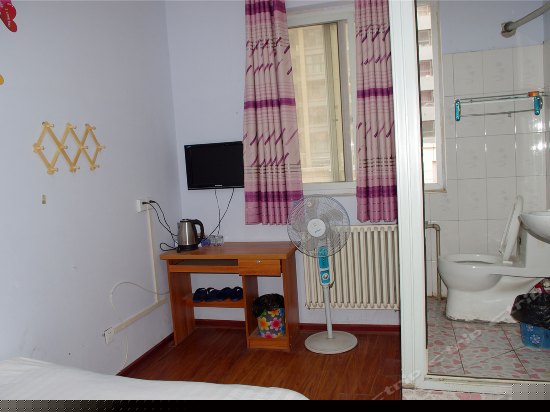 普通大床房（公共卫浴）