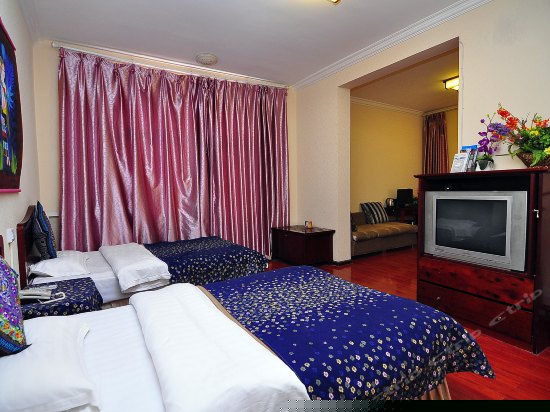 豪华民族双床房