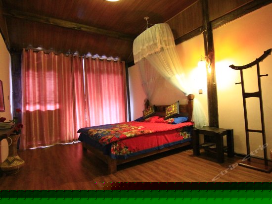 百奇温馨大床房