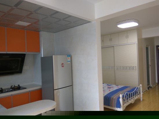 现代简约大床房