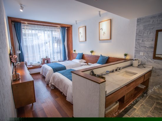 温馨标准双人床