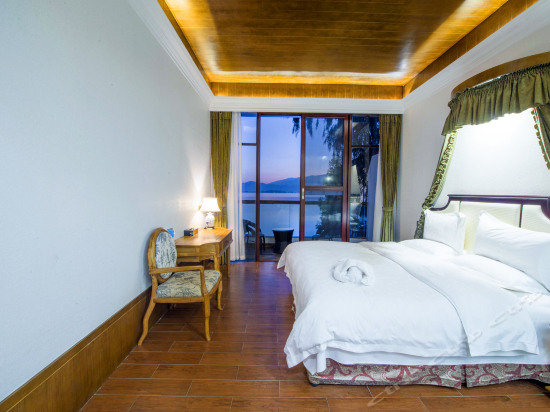 雅致海景家庭套房