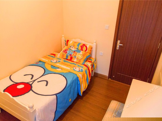 豪华园景房三房一厅