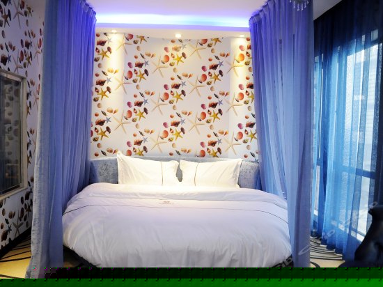 情侣浪漫水床房