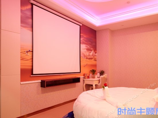 情侣主题圆床房(无窗)