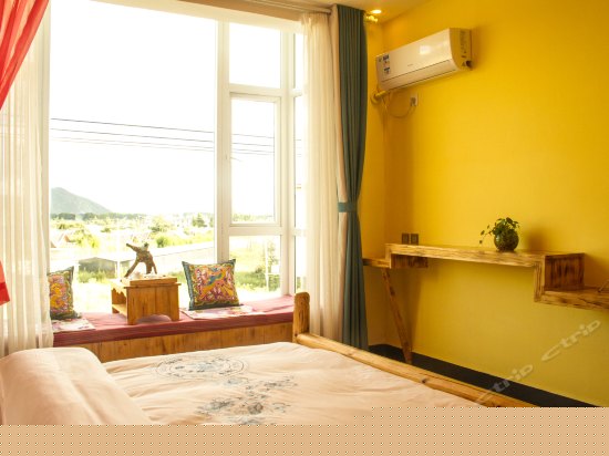 阳光蜜月大床房