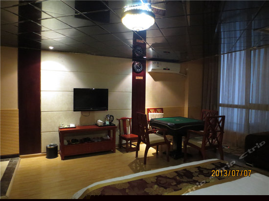 跃层三床机麻房