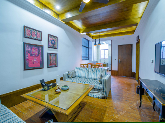 庭院海景家庭套房