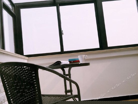 星空湖景大床房