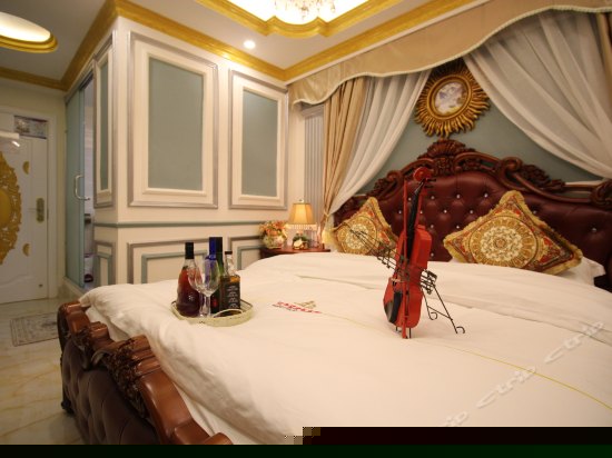 豪华宫廷大床房