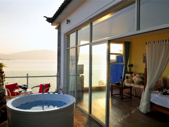 独立露台海景大床房