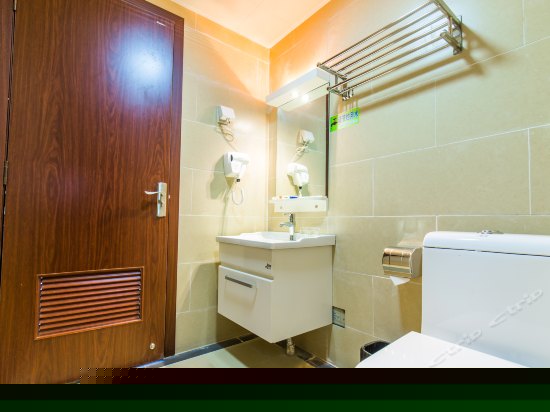 浪漫蜜月大床房