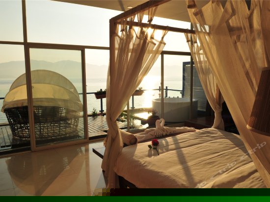 雅典娜钻石海景套房