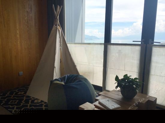 最美洱海阳台海景家庭房